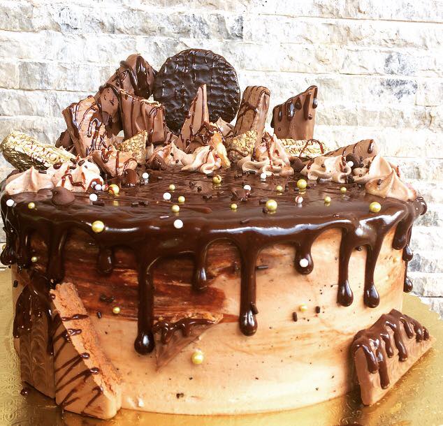Themed Round Cake